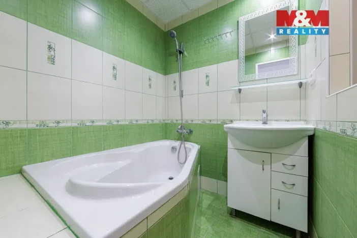 Prodej bytu 4+1, Sokolov, Atletická, 77 m2