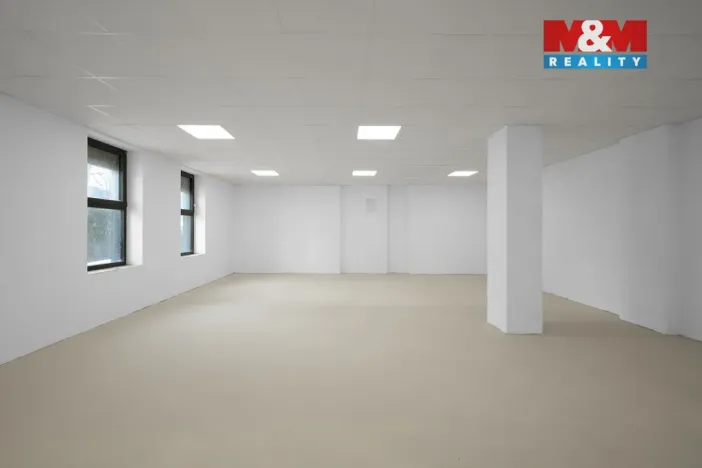 Pronájem skladu, Hronov - Zbečník, 780 m2