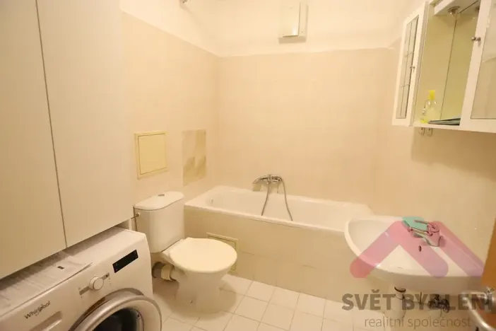 Pronájem bytu 1+kk, Praha - Vysočany, bratří Dohalských, 43 m2