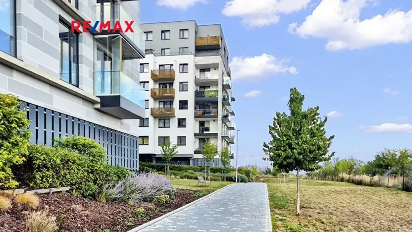 Pronájem bytu 2+kk, Praha - Dolní Měcholupy, Honzíkova, 55 m2