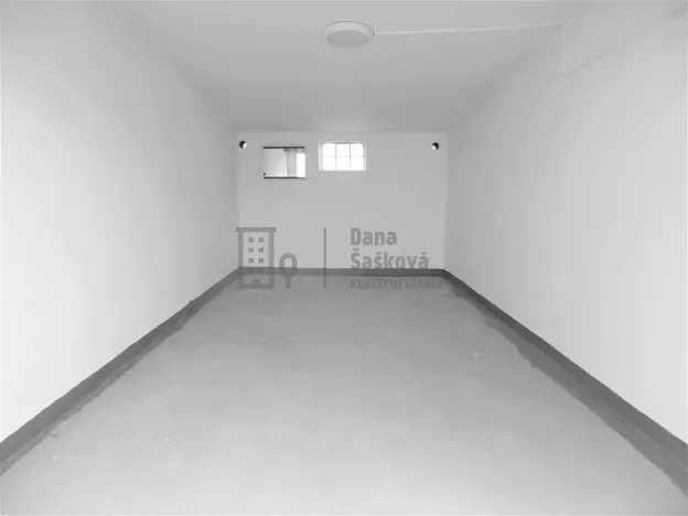 Pronájem garáže, Jindřichův Hradec, Jarošovská, 20 m2