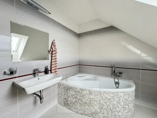 Pronájem rodinného domu, Uhřice, 123 m2