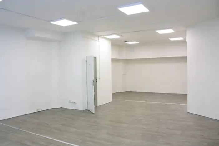 Pronájem kanceláře, Zlín, nám. T. G. Masaryka, 68 m2