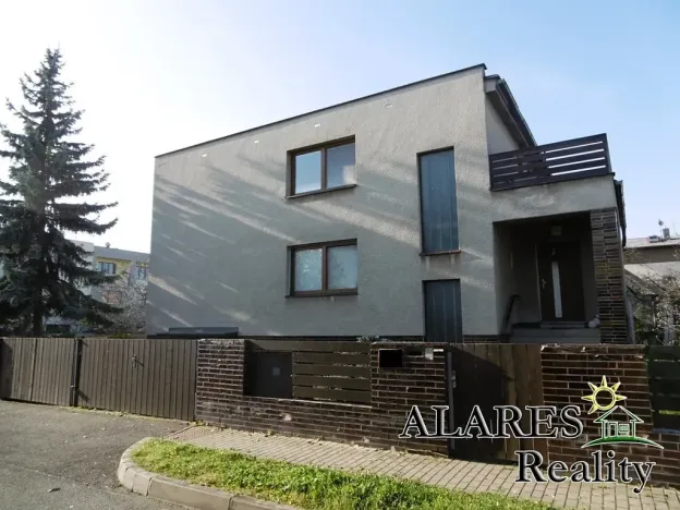 Prodej rodinného domu, Praha - Hostavice, 330 m2
