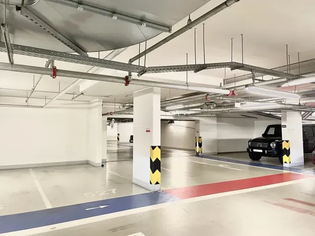 Pronájem garážového stání, Praha - Žižkov, Olšanská, 13 m2