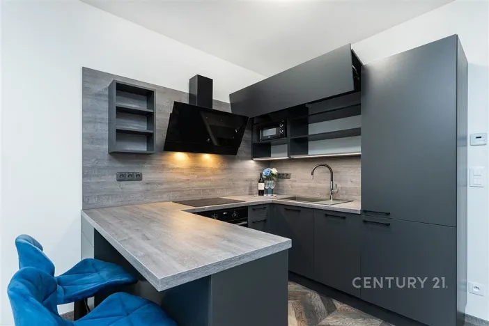 Pronájem bytu 1+kk, Praha, Kolbenova, 30 m2