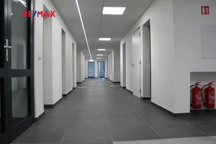 Pronájem kanceláře, Praha - Dolní Měcholupy, Ke Kablu, 39 m2