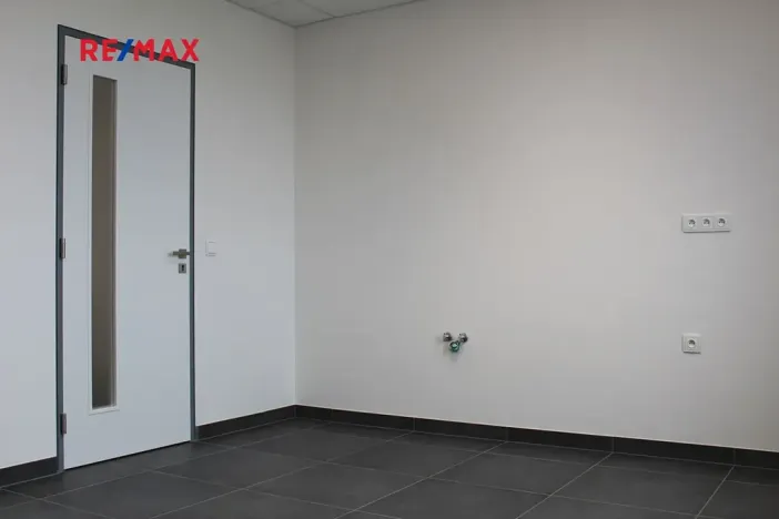 Pronájem kanceláře, Praha - Dolní Měcholupy, Ke Kablu, 39 m2