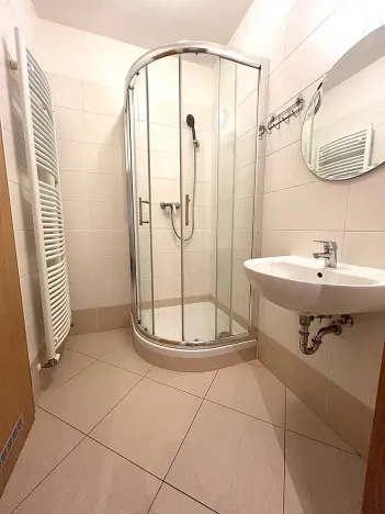 Pronájem bytu 1+kk, Praha - Horní Měcholupy, Modenská, 37 m2