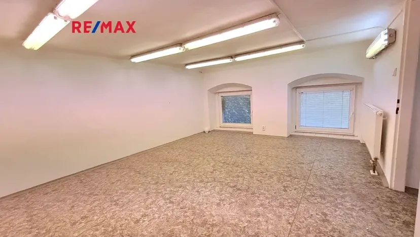 Pronájem kanceláře, Praha - Karlín, Sokolovská, 36 m2