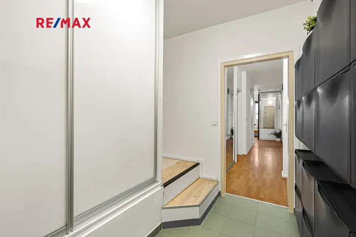 Prodej atypického bytu, Praha - Hostivař, Přeštická, 68 m2