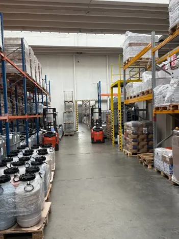 Pronájem skladu, Praha - Kunratice, Dobronická, 750 m2