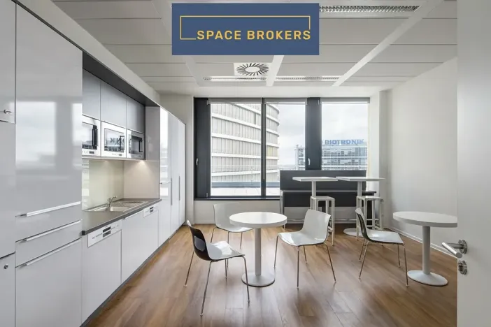 Pronájem kanceláře, Praha - Nusle, Pikrtova, 1250 m2