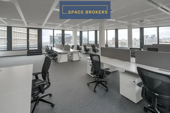 Pronájem kanceláře, Praha - Nusle, Pikrtova, 1250 m2