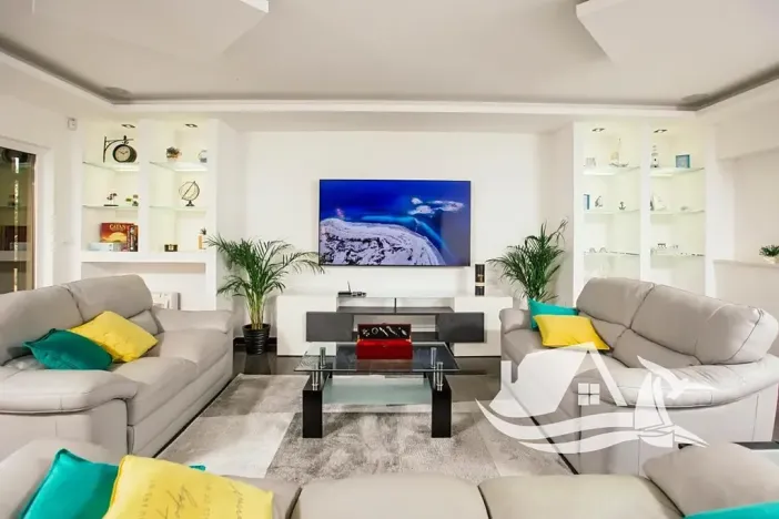 Prodej vily, Podstrana, Chorvatsko, 220 m2