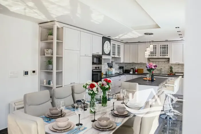 Prodej vily, Podstrana, Chorvatsko, 220 m2