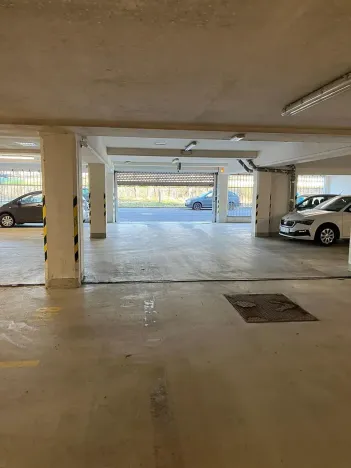 Pronájem garážového stání, Liberec, Kašmírová, 11 m2