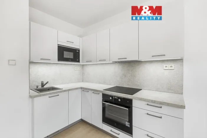 Prodej bytu 2+kk, Praha - Modřany, Urbánkova, 44 m2