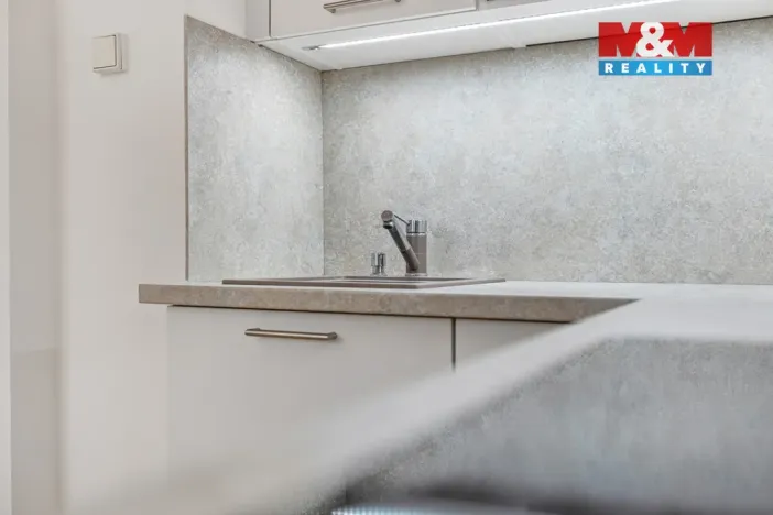 Prodej bytu 2+kk, Praha - Modřany, Urbánkova, 44 m2