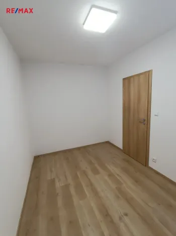 Pronájem bytu 3+kk, Praha - Vršovice, Taškentská, 57 m2