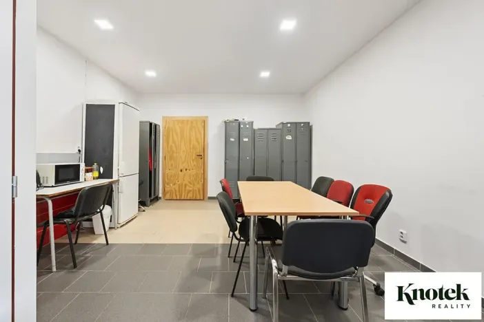 Pronájem výrobních prostor, Račice-Pístovice, 479 m2