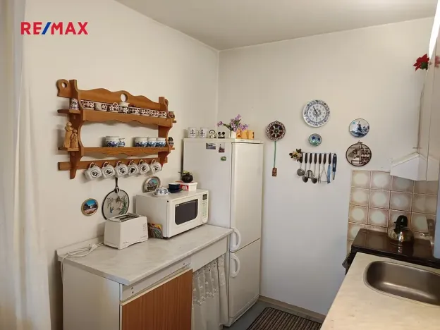 Prodej bytu 2+kk, Praha - Kobylisy, Třeboradická, 39 m2