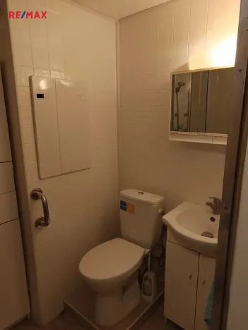 Prodej bytu 2+kk, Praha - Kobylisy, Třeboradická, 39 m2