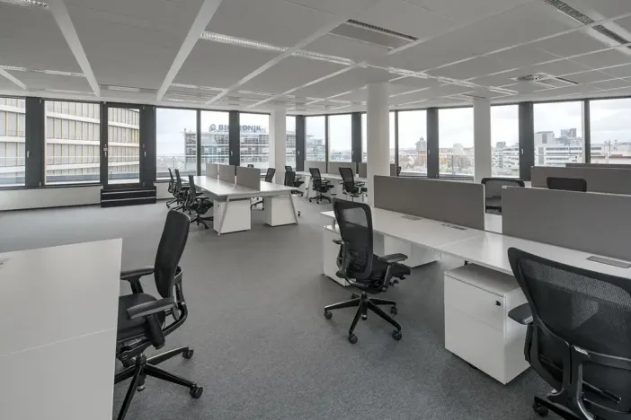 Pronájem kanceláře, Praha - Nusle, Pikrtova, 990 m2