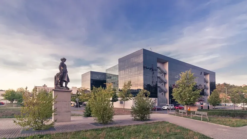 Pronájem kanceláře, Praha - Modřany, Mezi vodami, 1220 m2