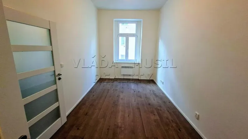 Pronájem bytu 1+1, Praha - Libeň, Novákových, 37 m2