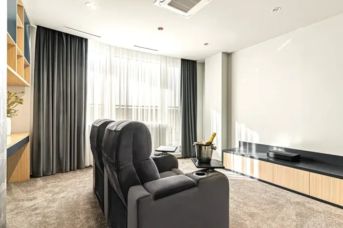 Prodej bytu 4+1, Praha - Stodůlky, Petržílkova, 506 m2