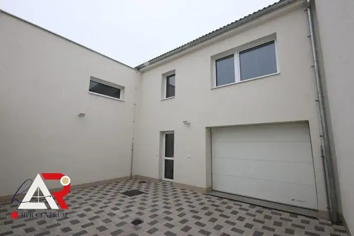 Pronájem bytu 1+kk, Brno, Táborská, 28 m2