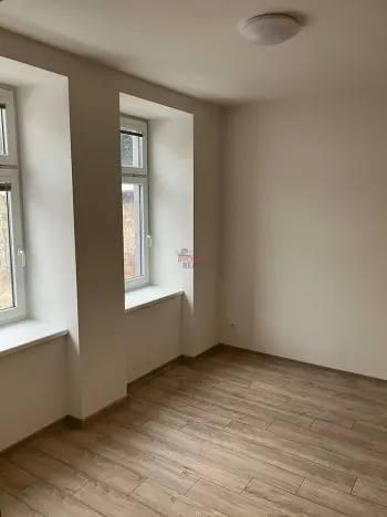 Pronájem bytu 1+1, Ostrava, Poděbradova, 28 m2