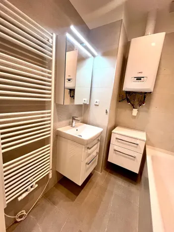 Pronájem bytu 3+1, Praha - Vinohrady, Vinohradská, 85 m2