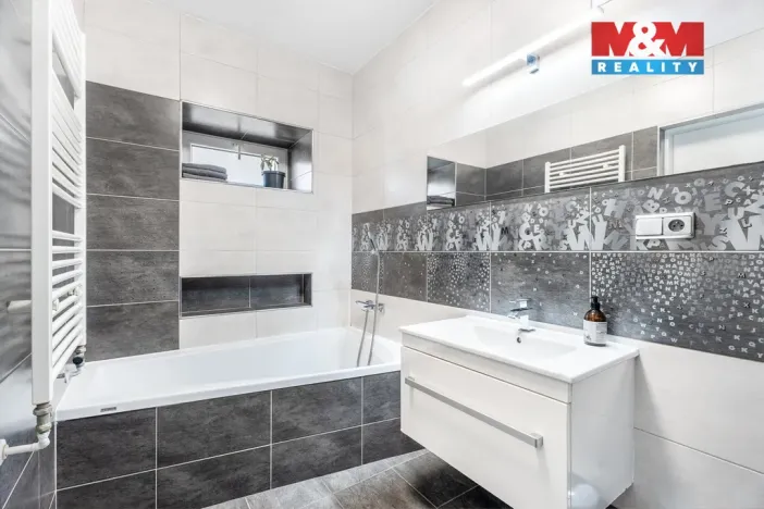 Prodej rodinného domu, Tanvald, Poštovní, 179 m2