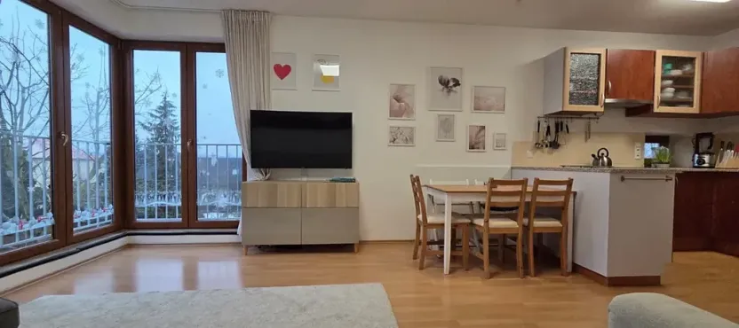 Prodej bytu 3+kk, Zbuzany, Lomená, 72 m2