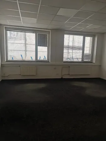 Pronájem obchodního prostoru, Hradec Králové, Vážní, 17 m2