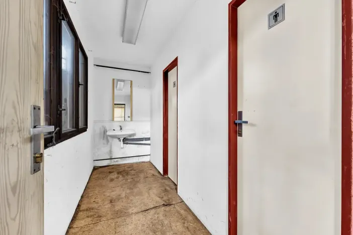 Pronájem skladu, Plzeň, Libušínská, 5000 m2