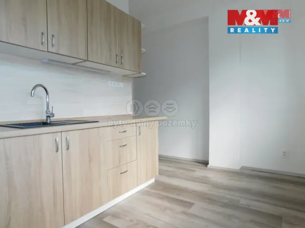 Pronájem bytu 1+1, Frýdlant, Bezručova, 37 m2