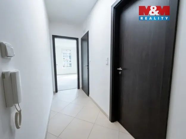 Prodej bytu 1+kk, Praha - Ruzyně, Stočesova, 32 m2