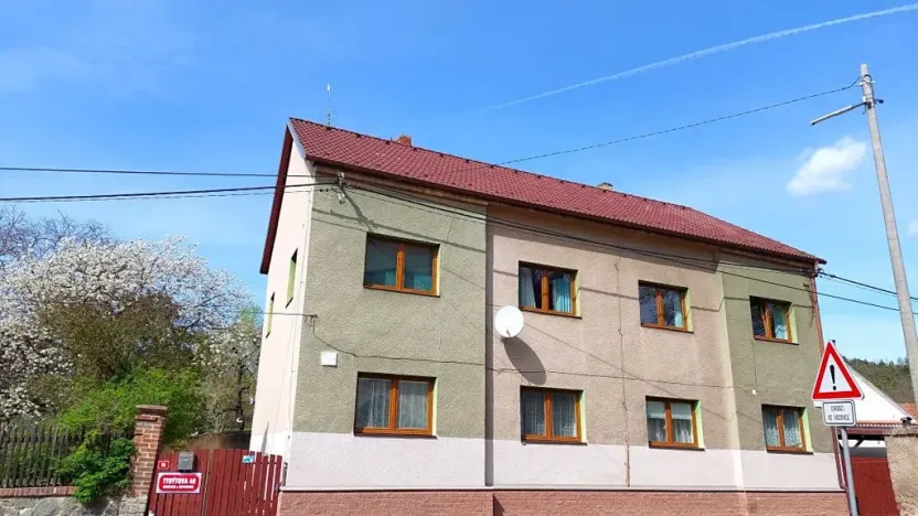 Prodej komerční nemovitosti, Borotice, 282 m2