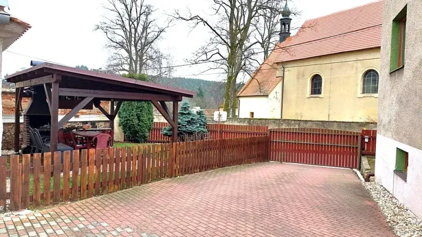 Prodej komerční nemovitosti, Borotice, 282 m2