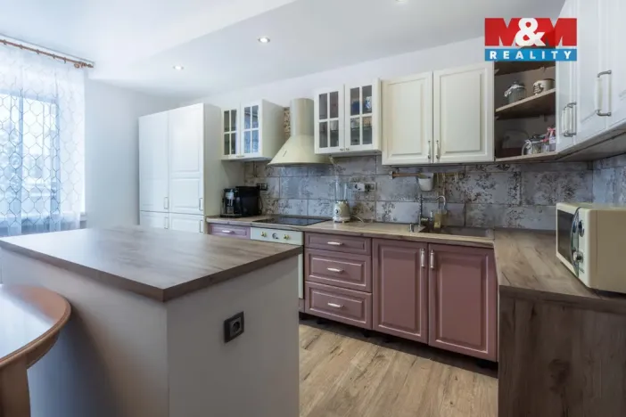 Prodej rodinného domu, Velká nad Veličkou, 194 m2