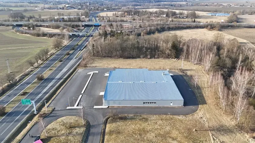 Pronájem výrobních prostor, Cheb, 2435 m2