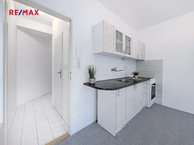 Prodej bytu 1+kk, Pardubice, Sokolovská, 29 m2