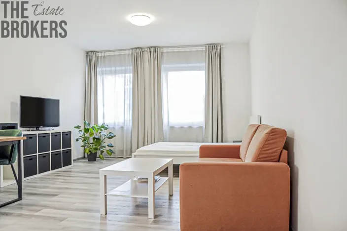 Pronájem bytu 1+kk, Chýnice, Karlštejnská, 38 m2