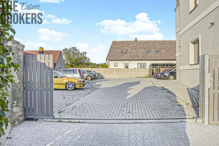 Pronájem bytu 1+kk, Chýnice, Karlštejnská, 38 m2