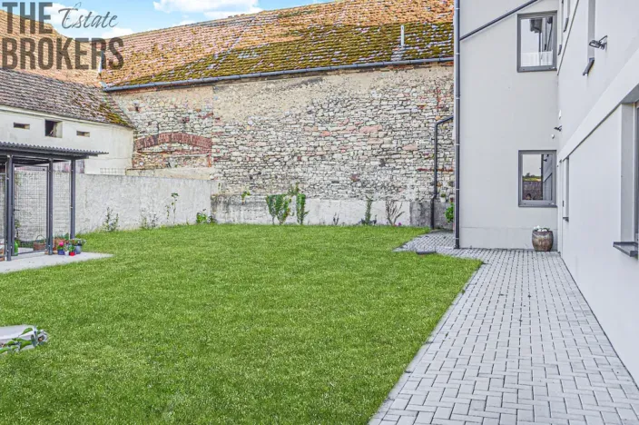 Pronájem bytu 1+kk, Chýnice, Karlštejnská, 38 m2