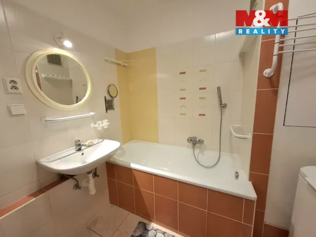 Pronájem bytu 3+1, Praha - Kobylisy, Mirovická, 76 m2