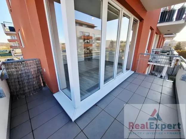 Prodej bytu 2+kk, Praha - Pitkovice, Lošáková, 67 m2